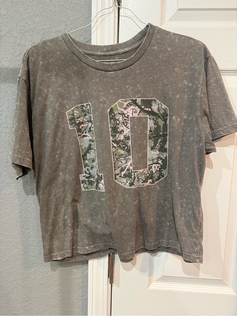 Women's Gray Cropped Tee with Camouflage '10' Graphic Size XL or XS-M Oversized